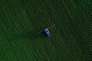 Hyperplan: Empowering Data-Driven Decisions in the Food Chain